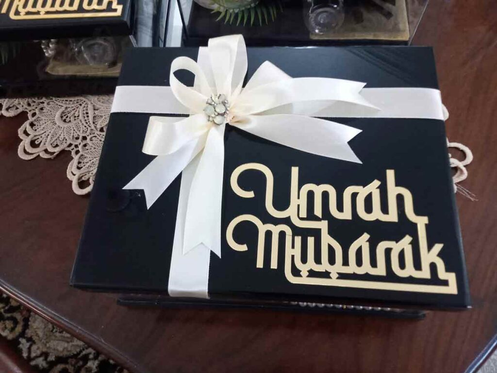 gifts-wrapping-for-hajj-and-umrah-mubarak
