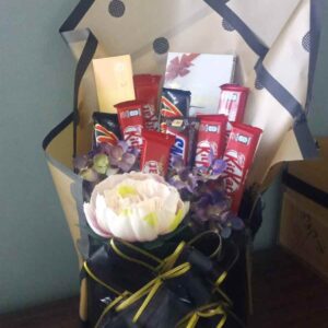 Our Chocolate Bouquet Packing for Umrah Mubarak Gift is the perfect way to express your love and gratitude. This beautiful arrangement is made with premium quality chocolates, carefully selected and arranged in a stunning bouquet.